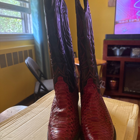 Vintage Red and Black authentic python snakeskin boots - Picture 2 of 6